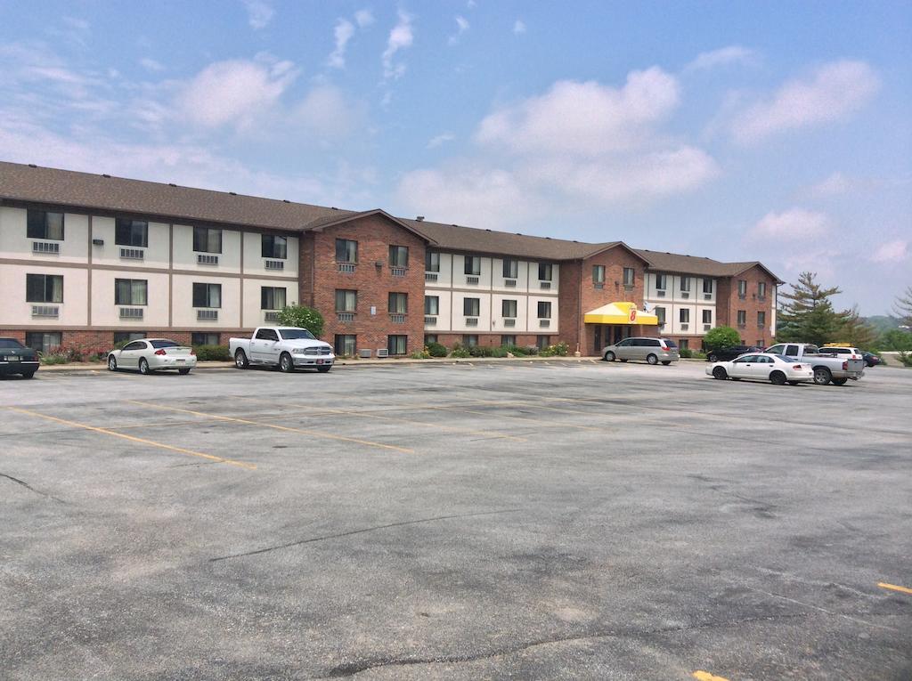 Мотель Super 8 By Wyndham Omaha/West Dodge Экстерьер фото